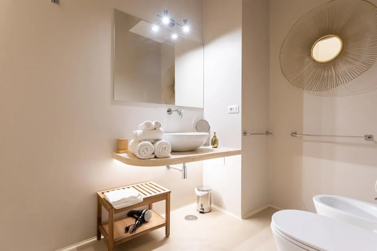 Domus 21 Luxury Suites Rome 5*,