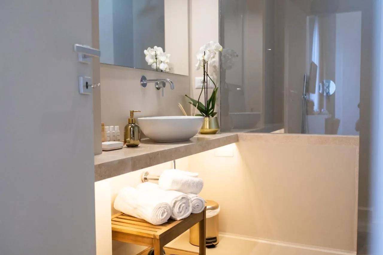 Domus 21 Luxury Suites Rome 5*,